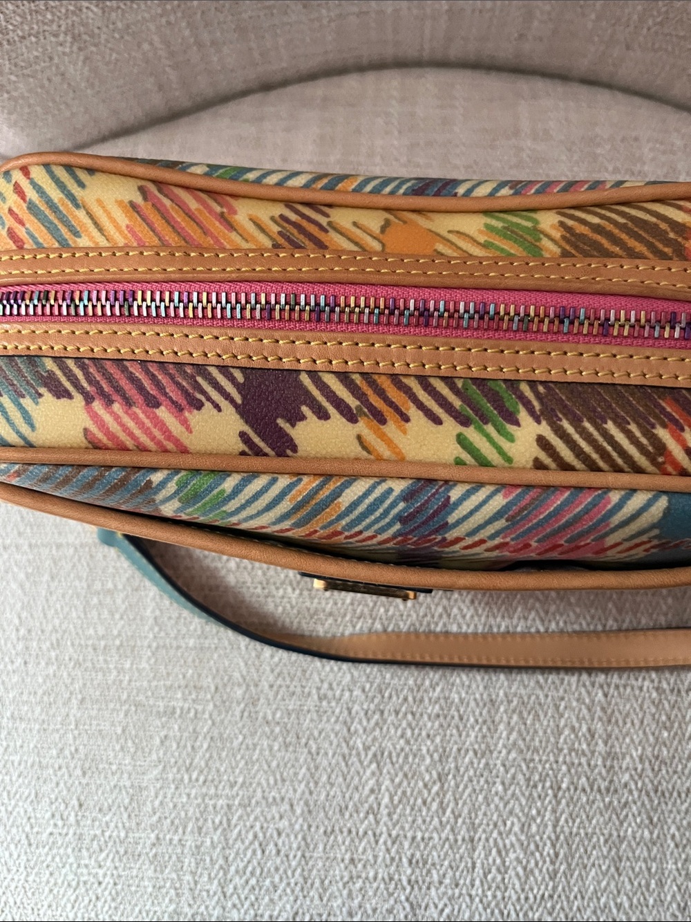 NWT Dooney & Bourke Multicolor Plaid Crossbody with Teal Trim and Pink Heart Tag - Picture 2 of 8